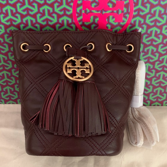 chelsea quilted drawstring bag